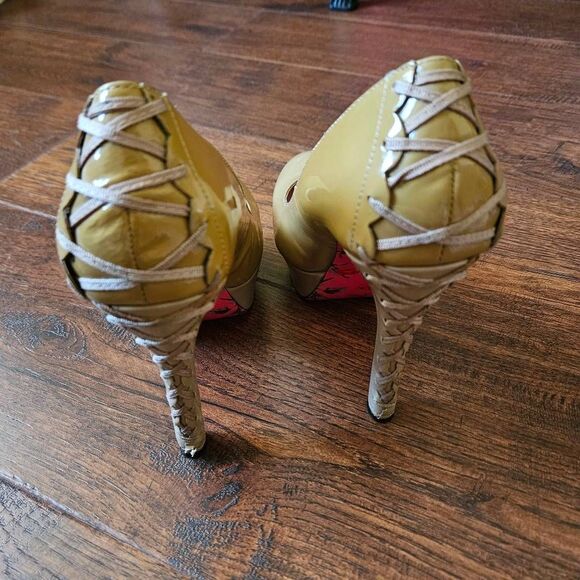 Betsey Johnson Dita Platform Heels - Picture 4 of 8